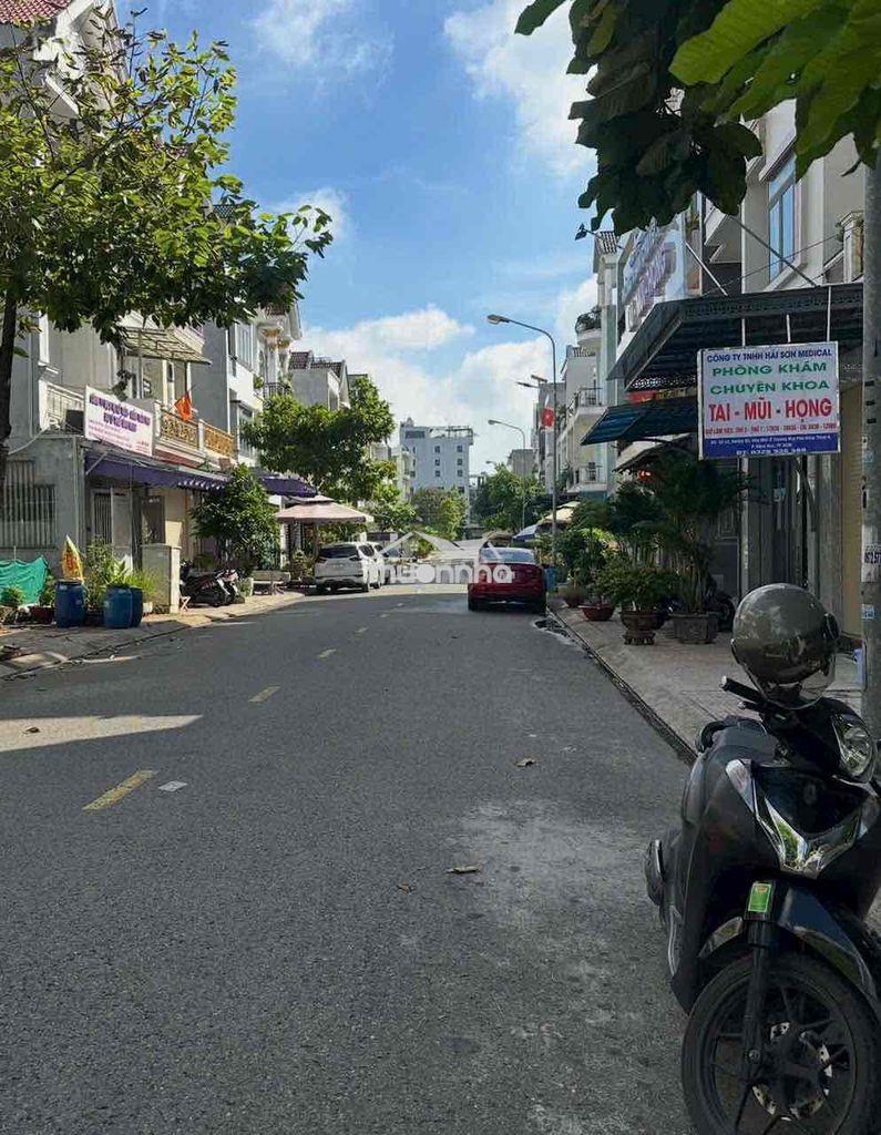 Bán nhà mặt tiền phú hồng thịnh 4 tầng 75m2
