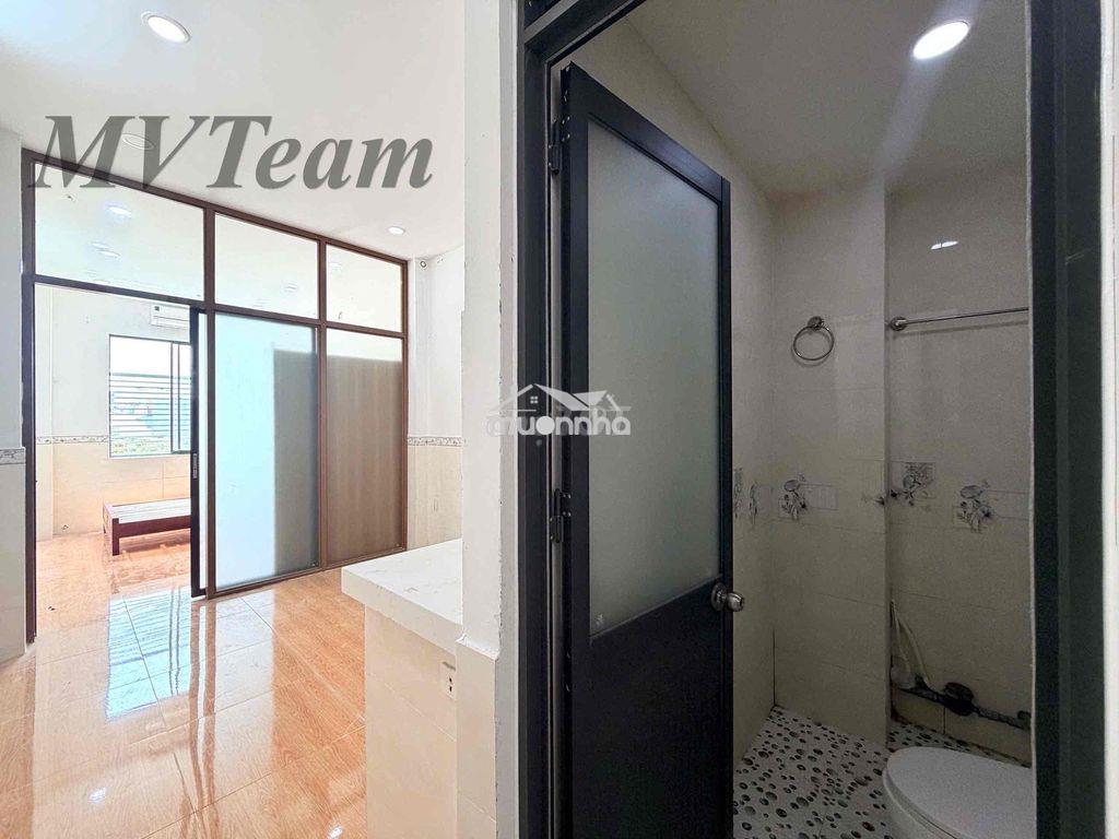 Cho thuê căn hộ 1pn tách bếp cửa sổ full nội thất ngay bờ kè hoàng sa - 2