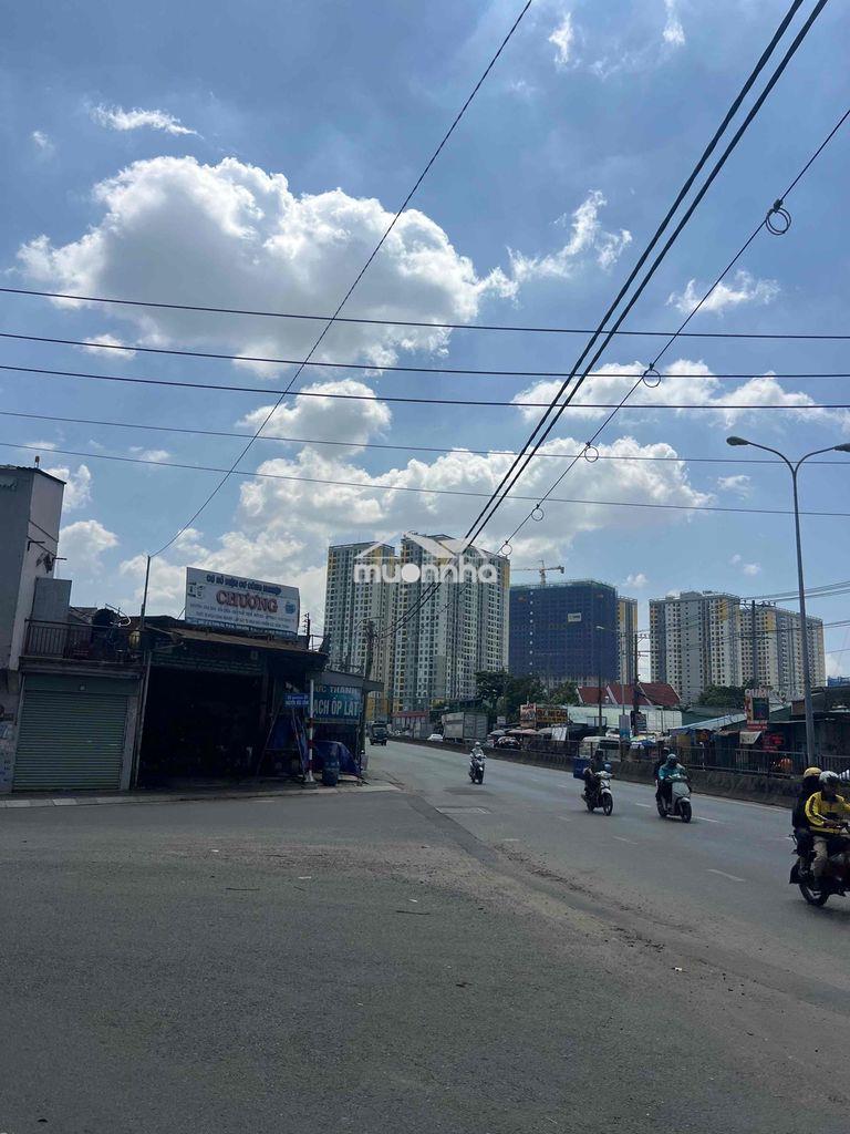 Mặt bằng và nhà cấp 4 mặt tiền quốc lộ 1k có cho thuê lẻ