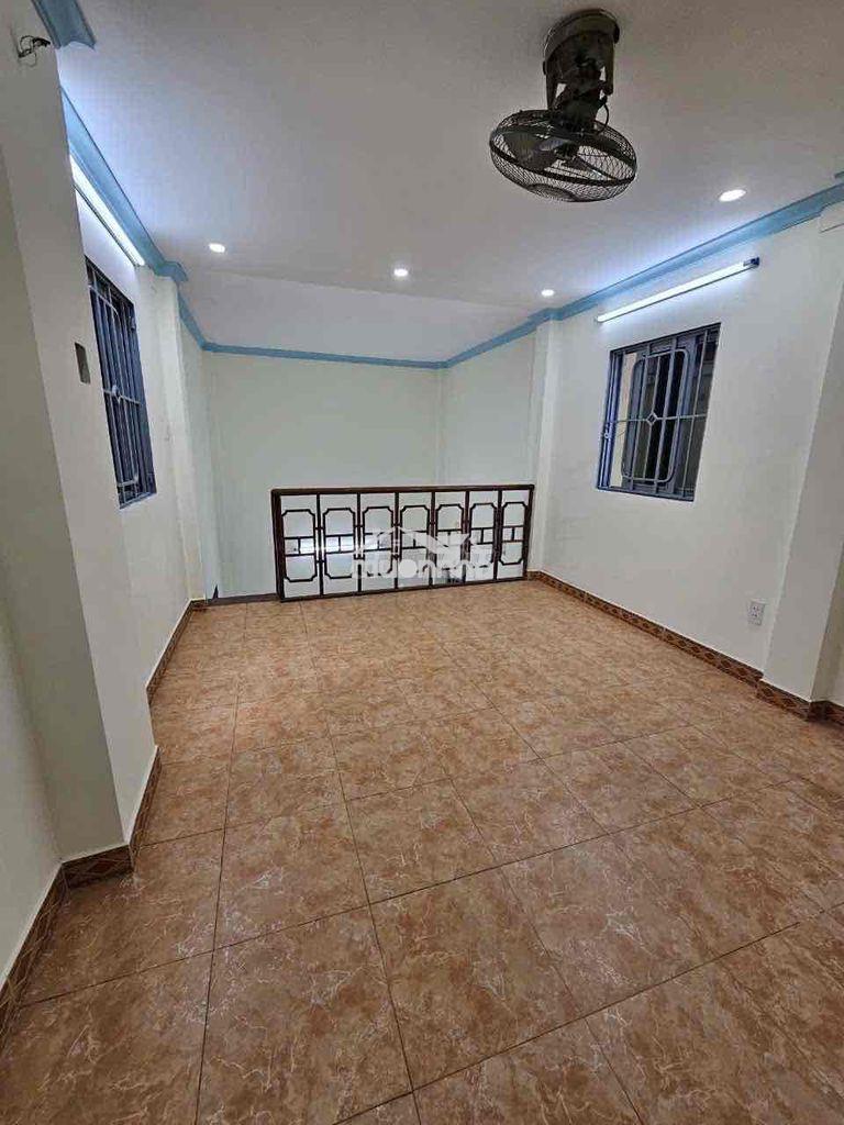 Nhà nguyên căn 1 trệt 1 lửng 1 lầu tại điện biên phủ, bàn cờ, quận 3 - 3