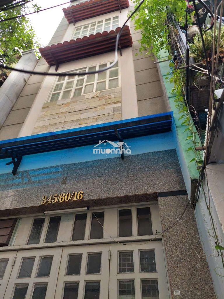 Cho thuê phòng 30 m2, đường trần hưng đạo q1.