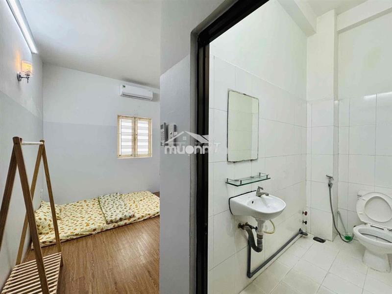 Cho thuê studio, đủ nội thất tiện đi võ văn kiệt, cửa sổ trời