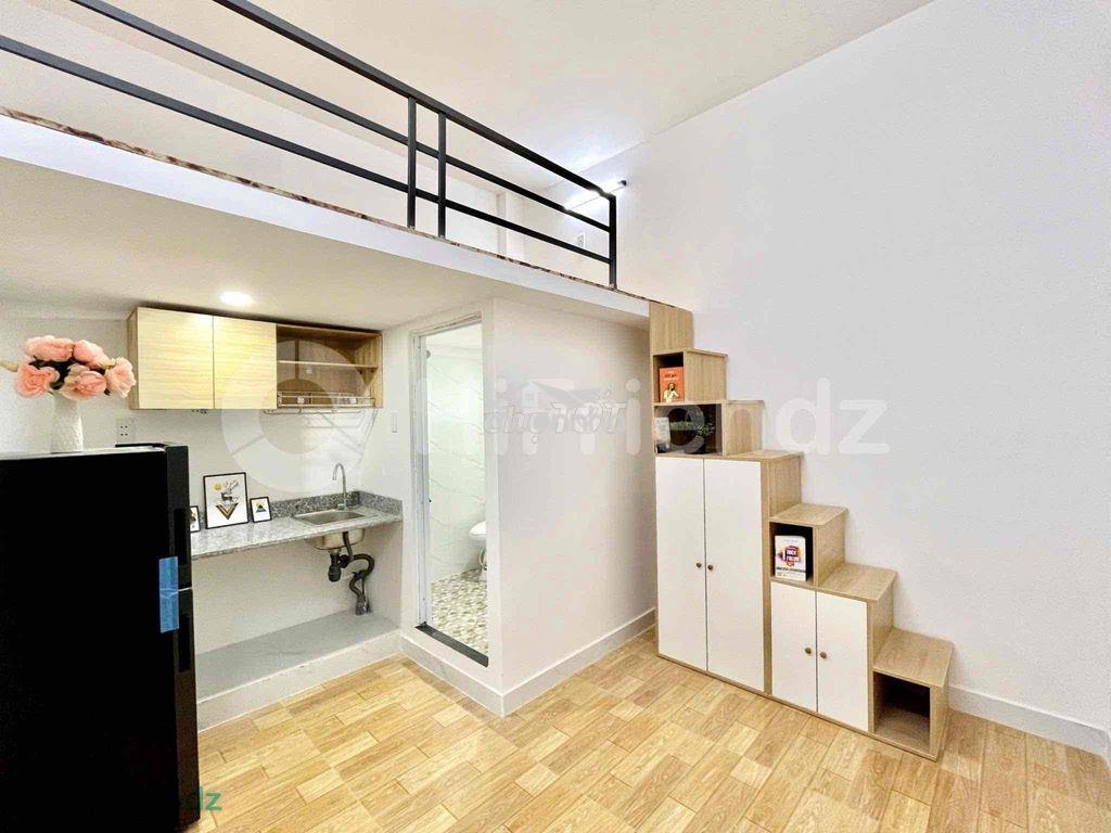 Duplex cho thuê free 2 xe, mặt tiền hùng vương quận 5, cọc 1 tháng - 2