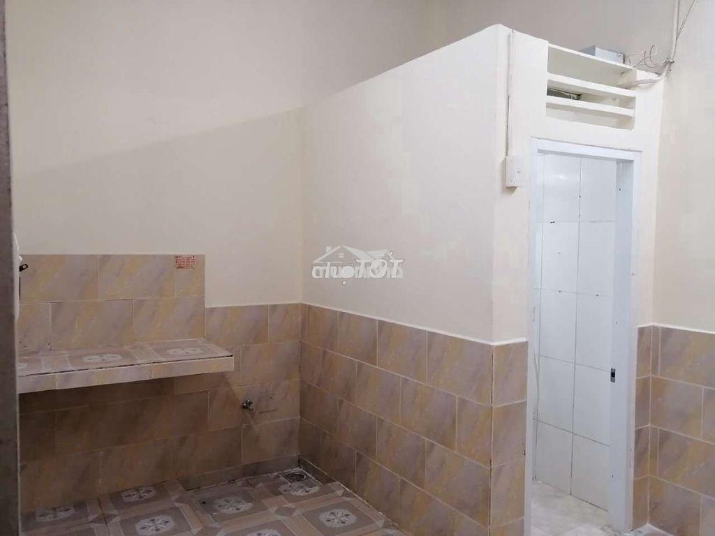 Cho thuê phòng trọ, hxh 4m, dương quảng hàm, p5, gò vấp, 28m2, 3tr/th - 2