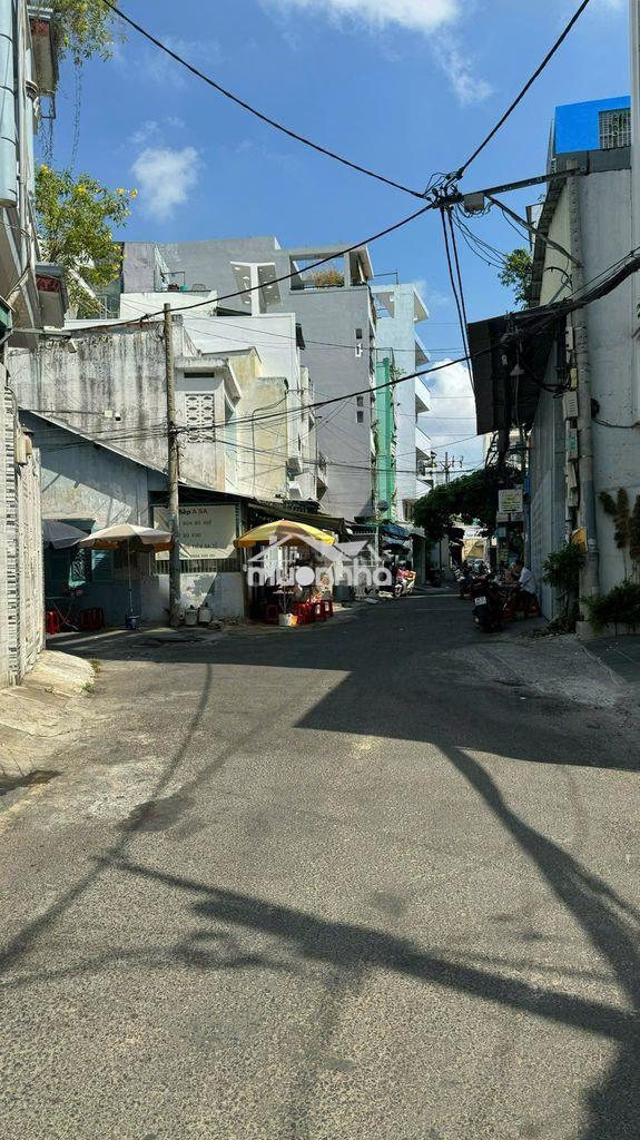 Nhà hẽm xe hơi ngay vòng xoay lê đại hành. 79m2 đất