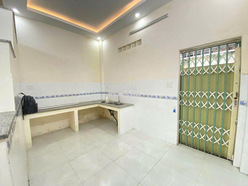 Cho thuê nhà hẻm 50 gò dầu . dt 4,5 x 20 m đúc 1 lầu vị trí cực đẹp - 3