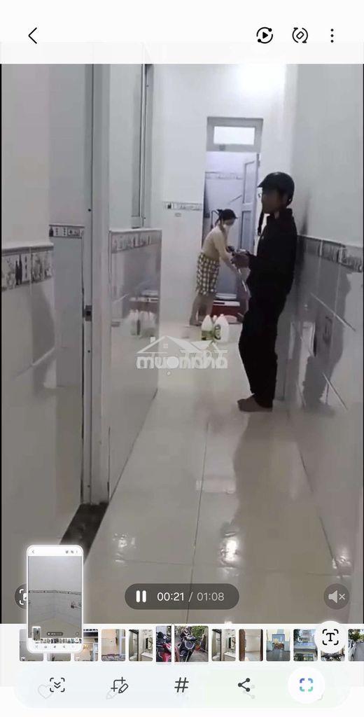 Cho thuê nhà 4 x 18 cấp 4 2pn hẻm 3m cụt , nước giếng bơm giá 4,5 tr
