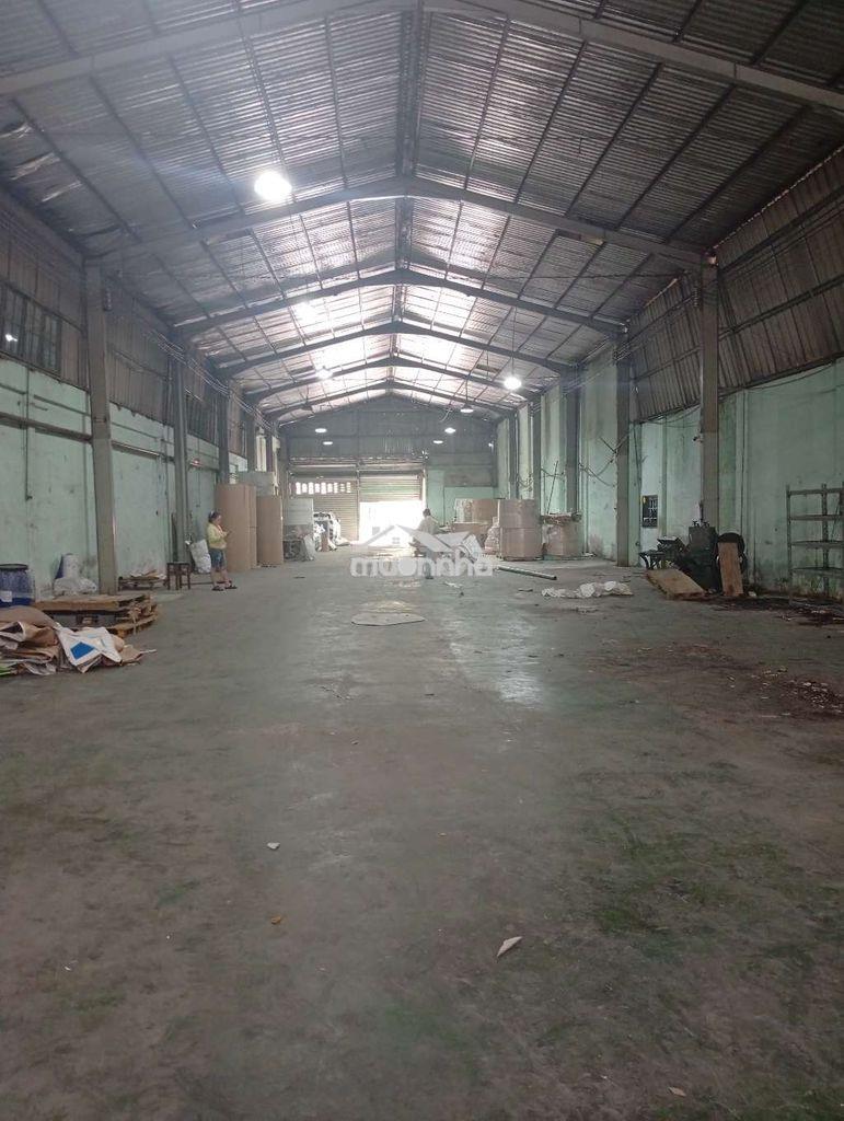 Cho thuê kho 800m đường con40f kế aeon tân phú  có sẵn pccc