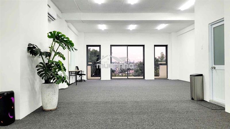 Văn phòng 7x20m2 setup theo têu càu chỉ 12 triệu/ tháng tại vạn phúc