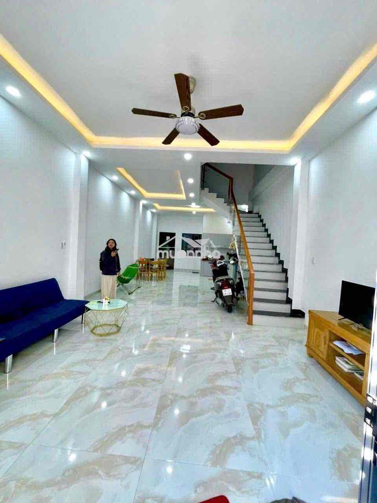 Cho thuê nhà an phú thuận an đường nhựa có nội thất 10triệu