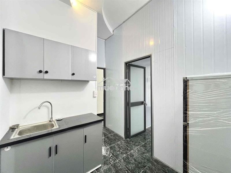 Cho thuê căn hộ 2pn bancol máy giặt riêng rộng 50m2 sát đh kinh tế ueh