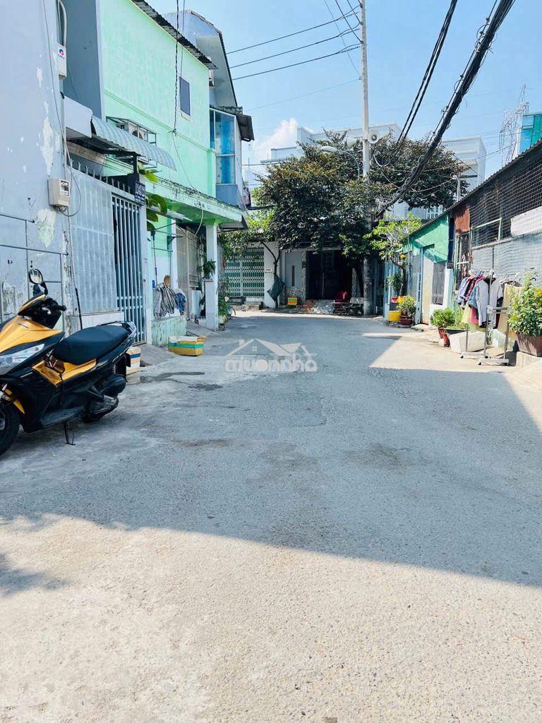 Nhà đẹp 2 tầng,  hxh lê văn lương, 135m2, 3pn, giá 6.3 tỷ