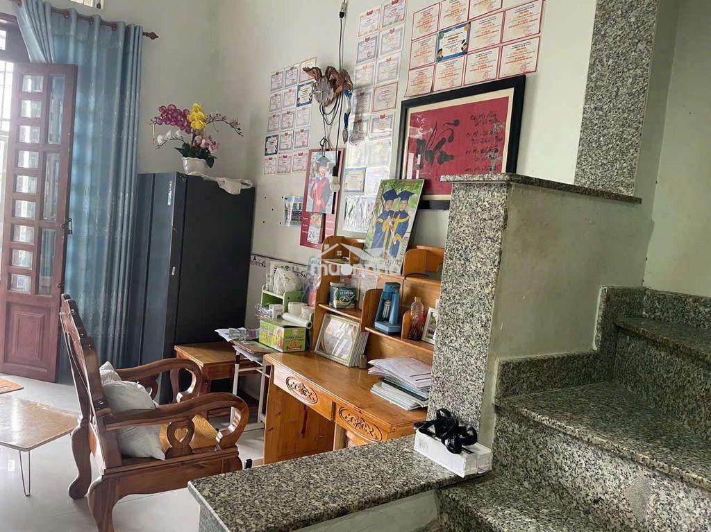 Nhà 2 tầng hẻm xe hơi sát vinhomes - 2