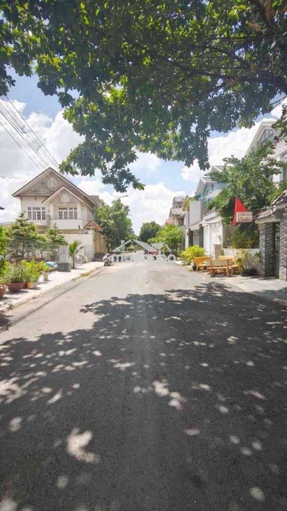 Biệt thự sân vườn hơn 500m2 3 tầng. ngang 30m khu biệt thự  phú nhuận - 2