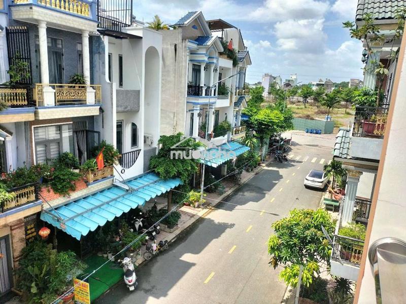   Cho thuê gấp nội thất cao cấp có luôn nồi xong bát đĩa  vào ở thôi ạ