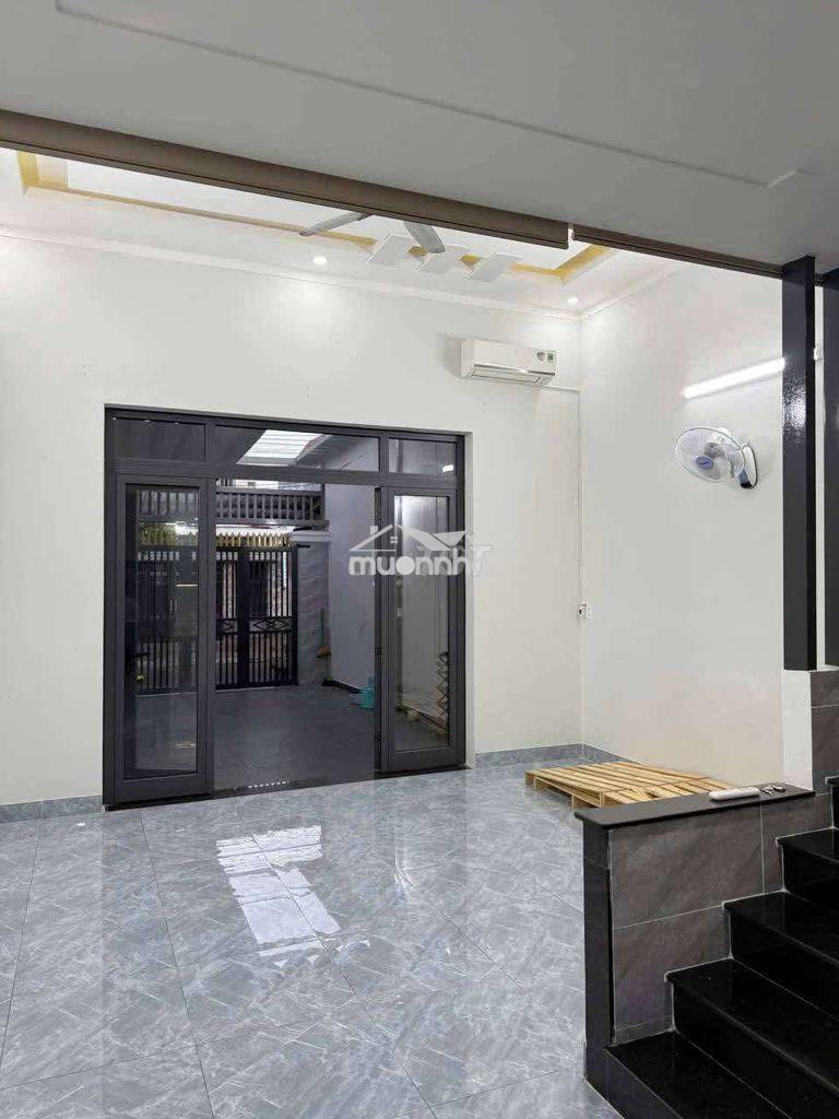 Nhà mặt tiền sân xe hơi gần go dĩ an  - 2