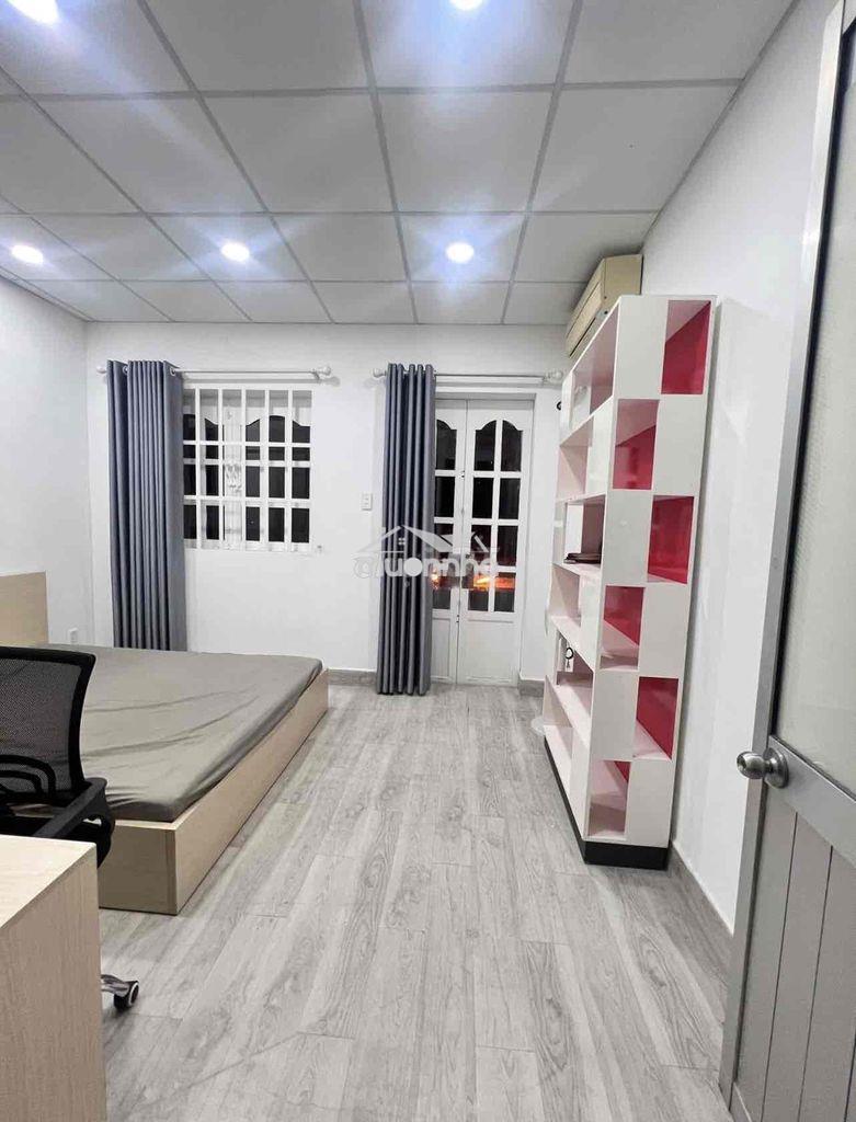 Cho thuê phòng lầu 2 đường hoa huệ, p.7, quận phú nhuận. phòng nội th