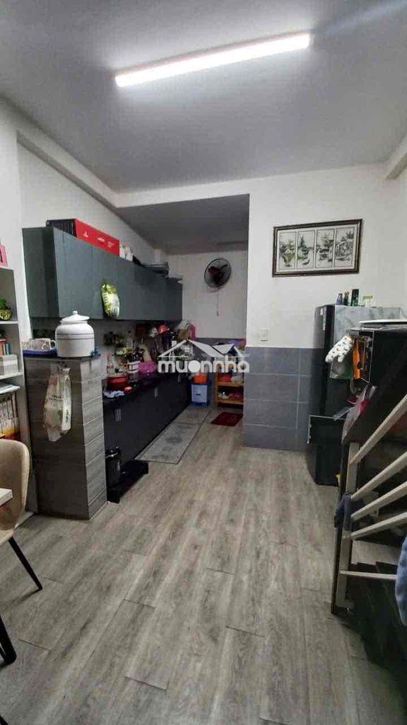 Nhà 3 tầng-có 3 phòng-3 máy lạnh