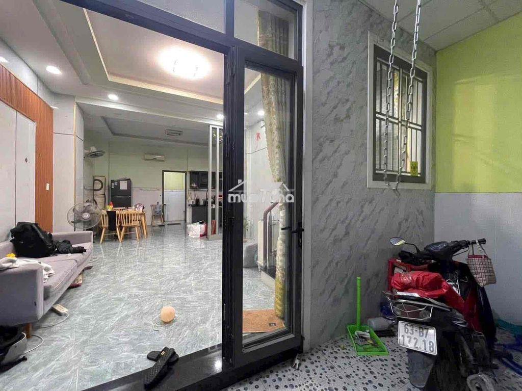 Cho thuê nhà hẻm xe hơi đường 160 lã xuân oai có sẵn 3 máy lạnh - 3