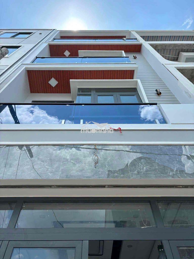 Nhà mới 4 tầng full nt đường số 475 đỗ xuân hợp