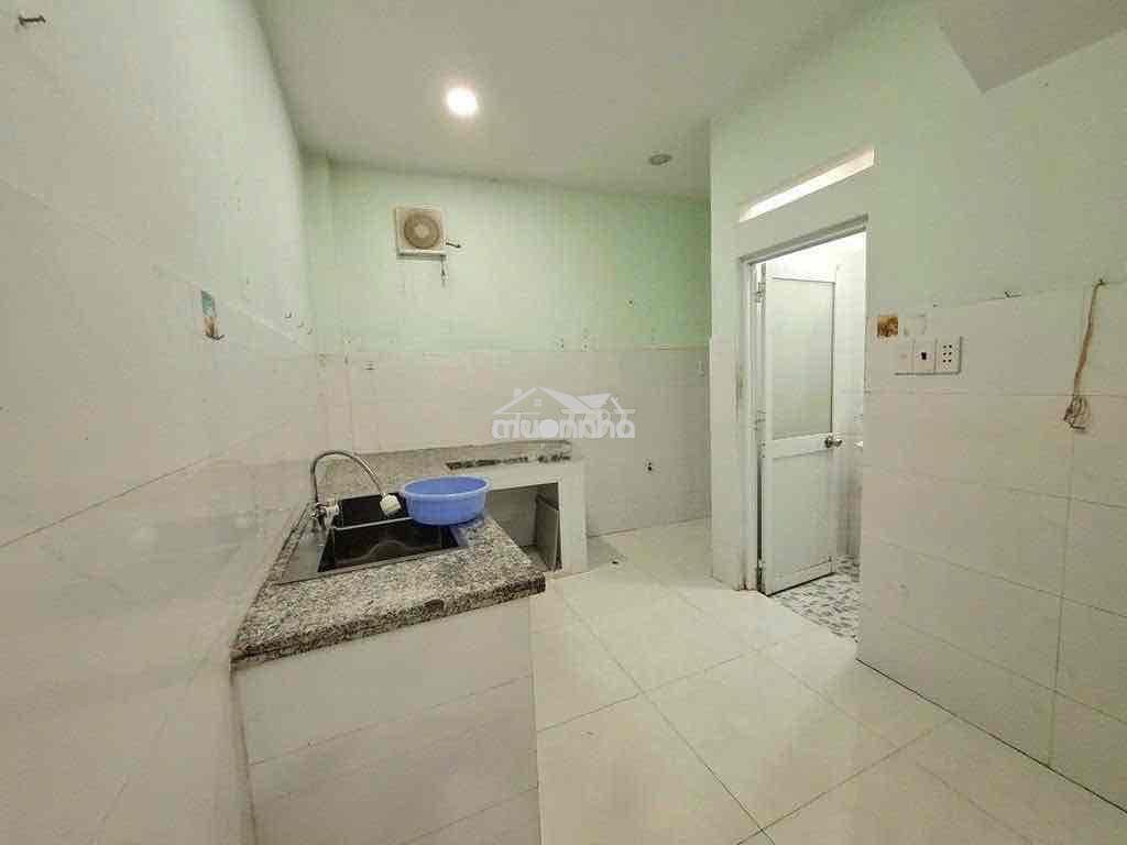 Cho thuê nhà nguyên căn đường cách mạng tháng 8 quận 3 - 3