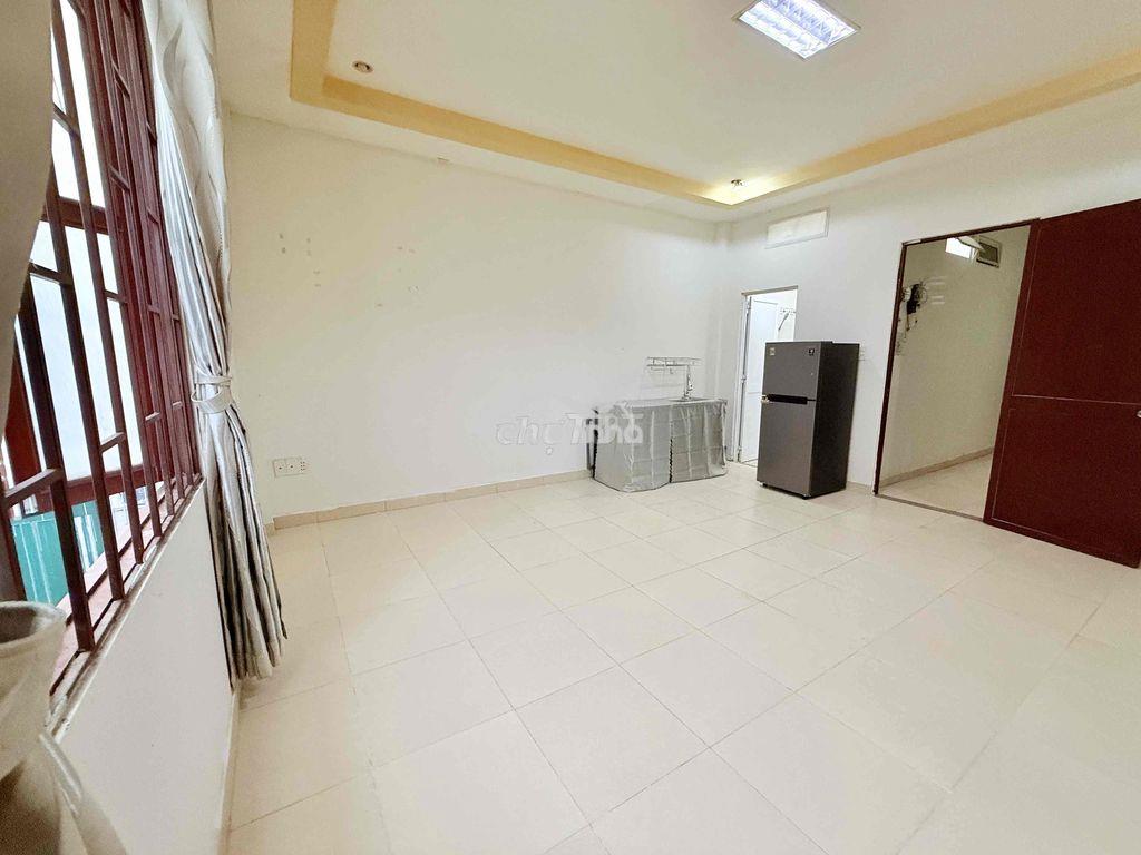 Cho thuê phòng rộng kdc gia hoà gần ueh bx q8 - 2