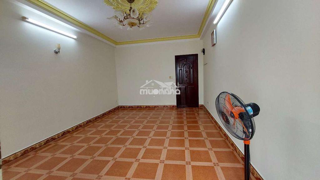 Cho thuê văn phòng lầu 1, có ban công, lối đi bên ngoài - 2