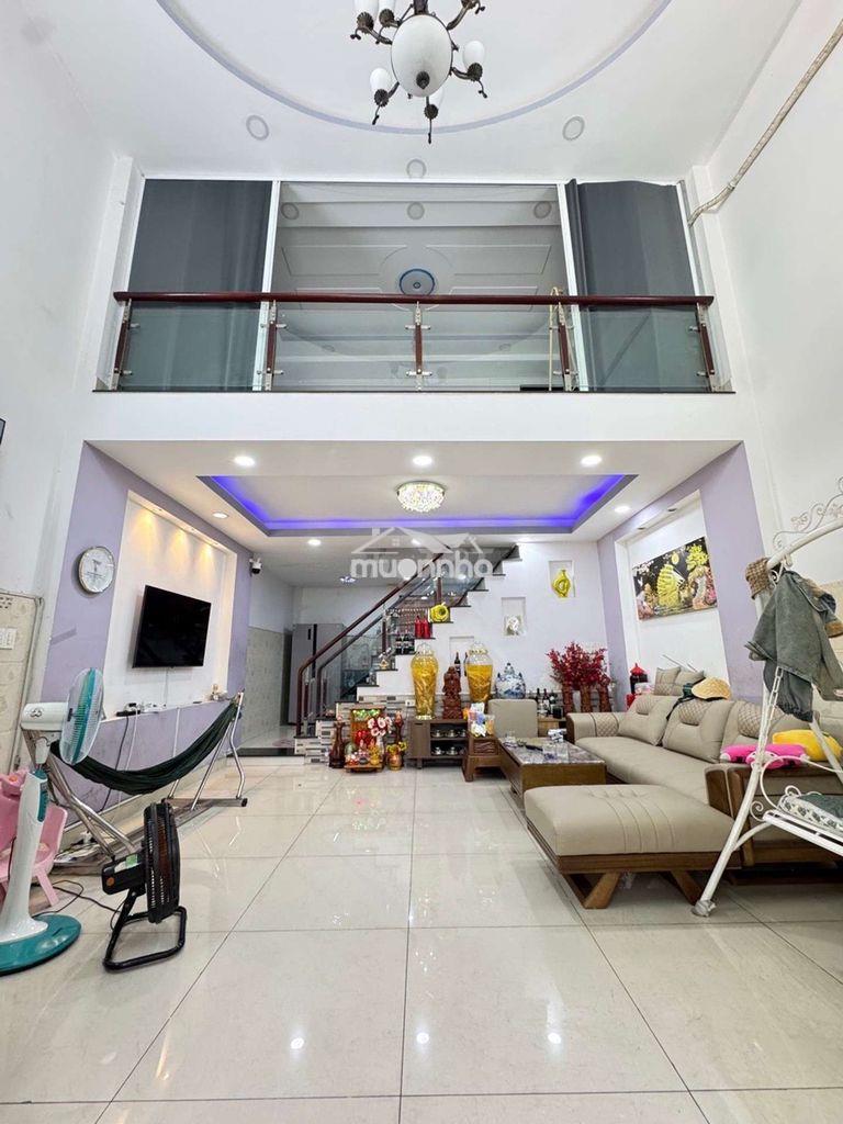 Nhà giáp chợ hoa đầm sen quận 11 , 63m2 , hẻm xe hơi thông