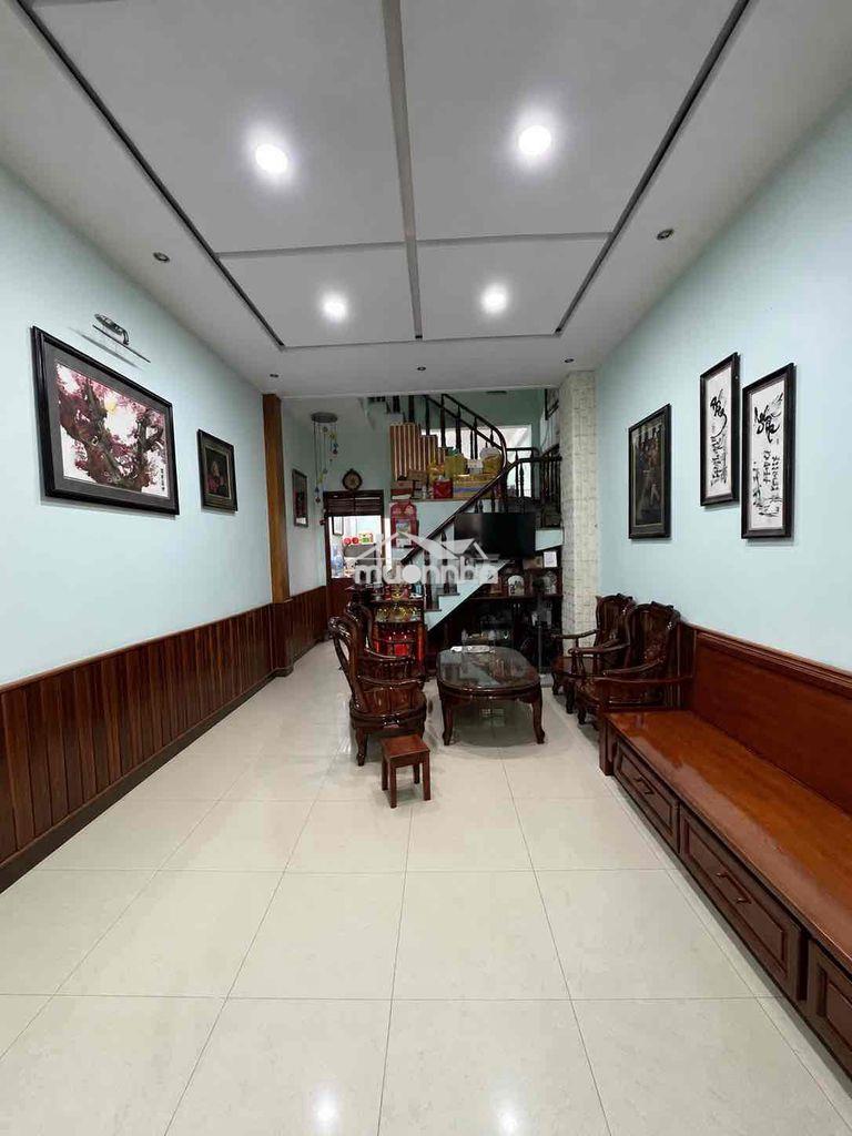 Xe hơi đổ cửa nội thất gỗ xịn - ngang 4m đẹp ngay chợ tân bình hơn 6t