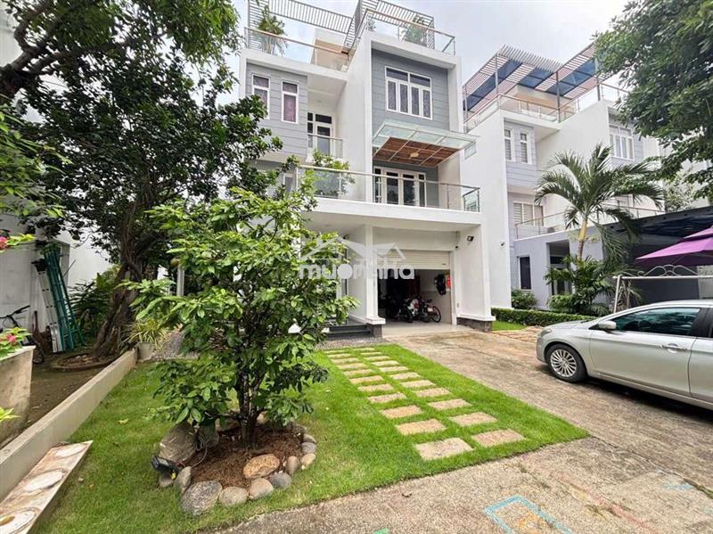 Chính chủ gửi bán gấp căn biệt thự phú hữu quận 9 diện tích 322m2 alo