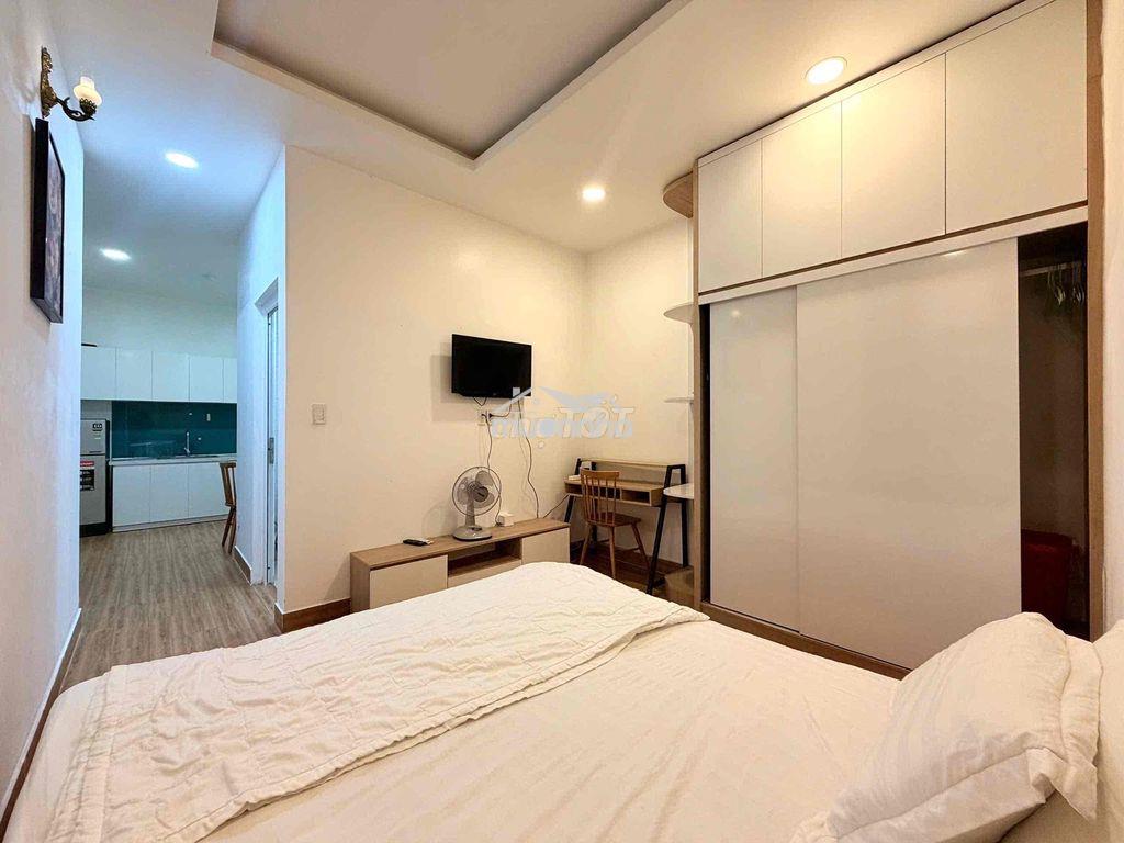 Thang máy - hầm xe - 1pn - tách bếp - full nội thất cao cấp - tân định - 2