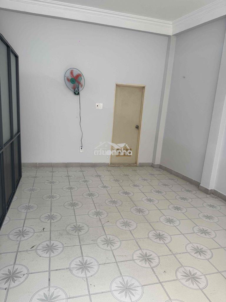 Cho thuê nguyên tầng 2 hẽm 72 phan đăng lưu - 3