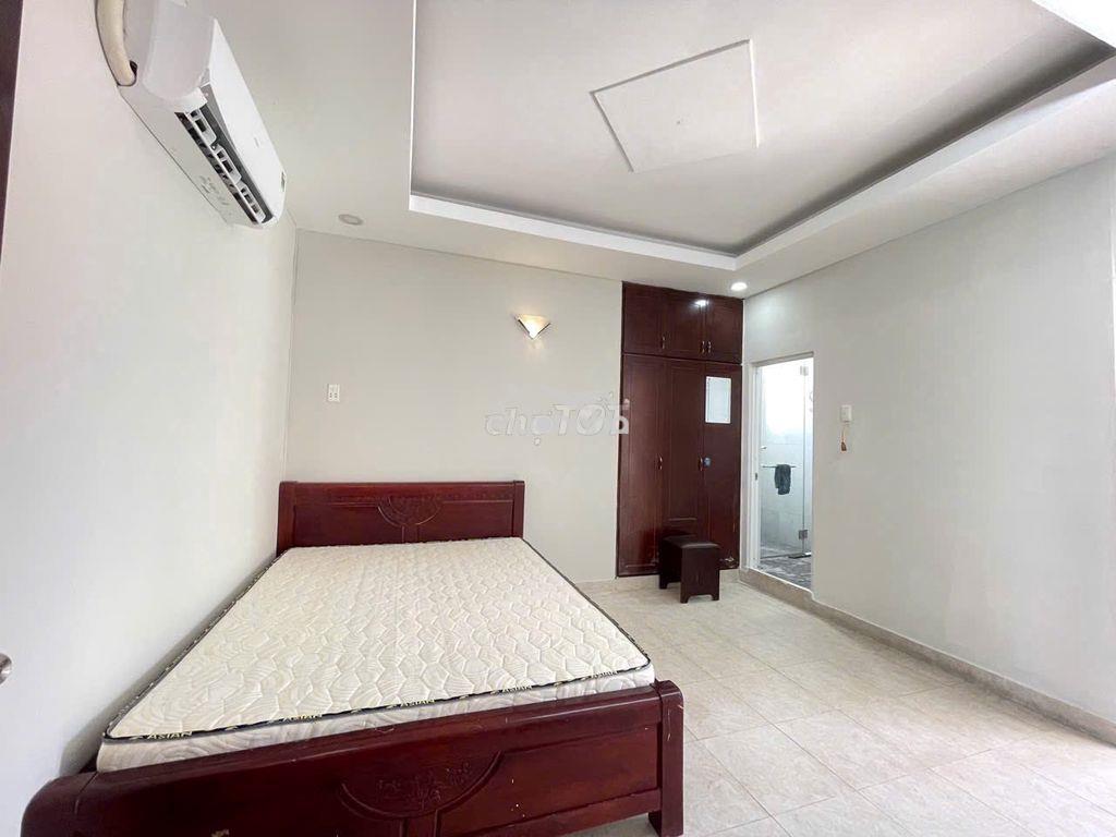 Cho thuê phòng full nt . giá 6,5tr . 1pn + bếp. ban con cửa sổ . 43m2 - 4