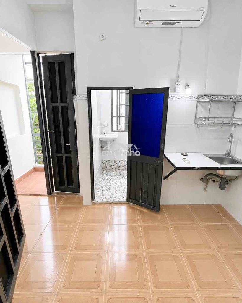 Cho thuê phòng studio bancol cửa sổ trời giá rẻ gần aeon tân phú - 4