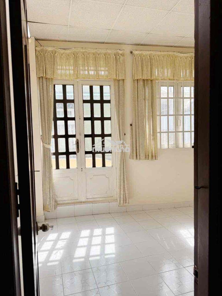 Nhà nguyên căn. 3 tầng. 2pn.2wc. hình và video thật 100%.