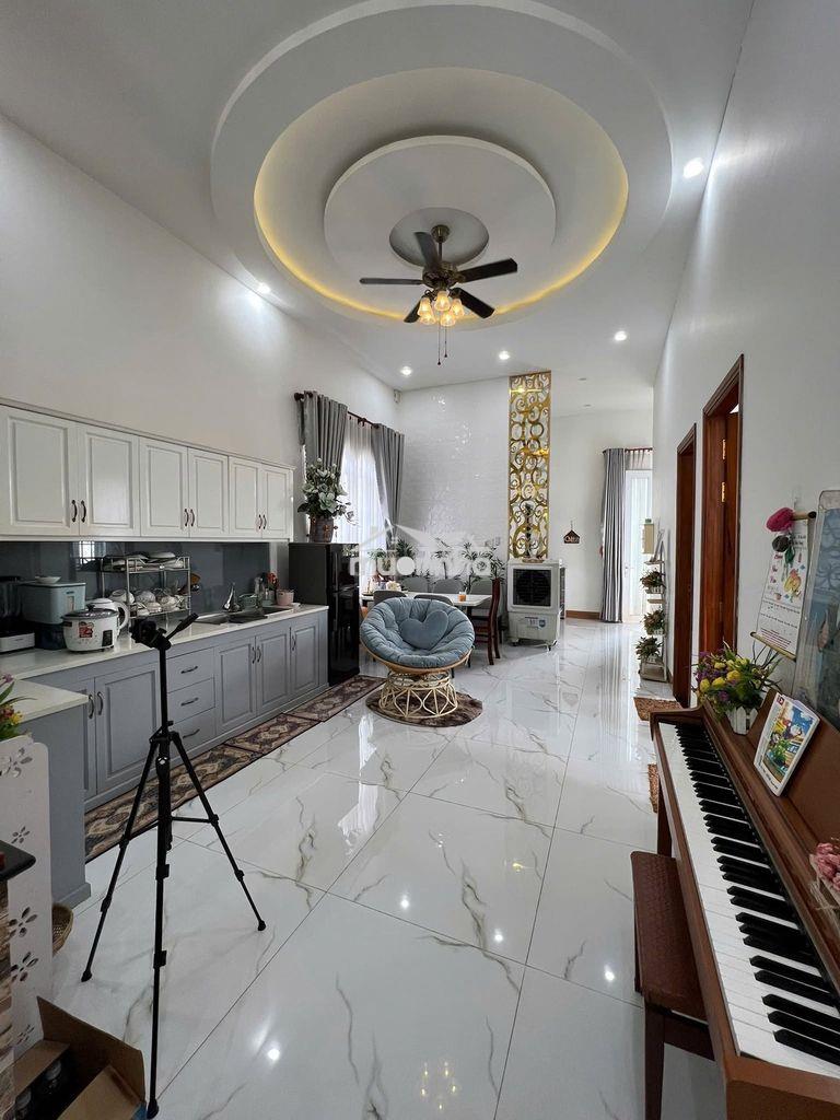 Bán nhà mặt tiền chùa đá 300m2 giá 1ty2 khu ngay sát bên quốc lộ 22 .