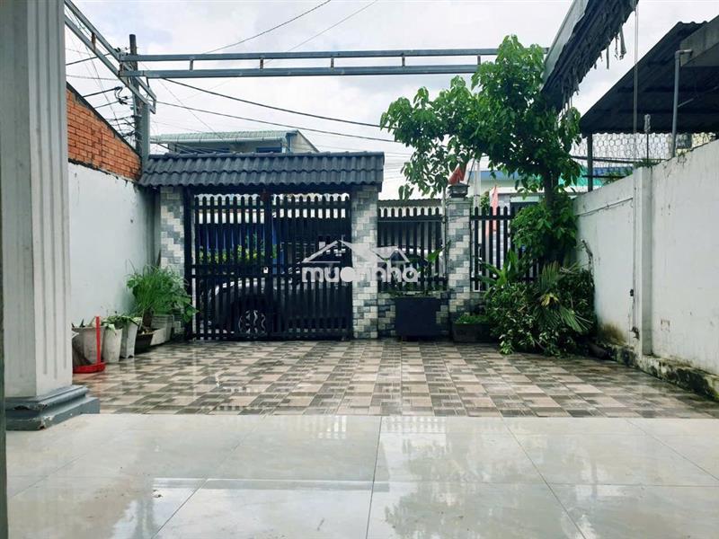 Nhà sân siêu rộng-dt gần 200m2- 2pn sẵn máy lạnh-phù hợp ở +kinh doanh