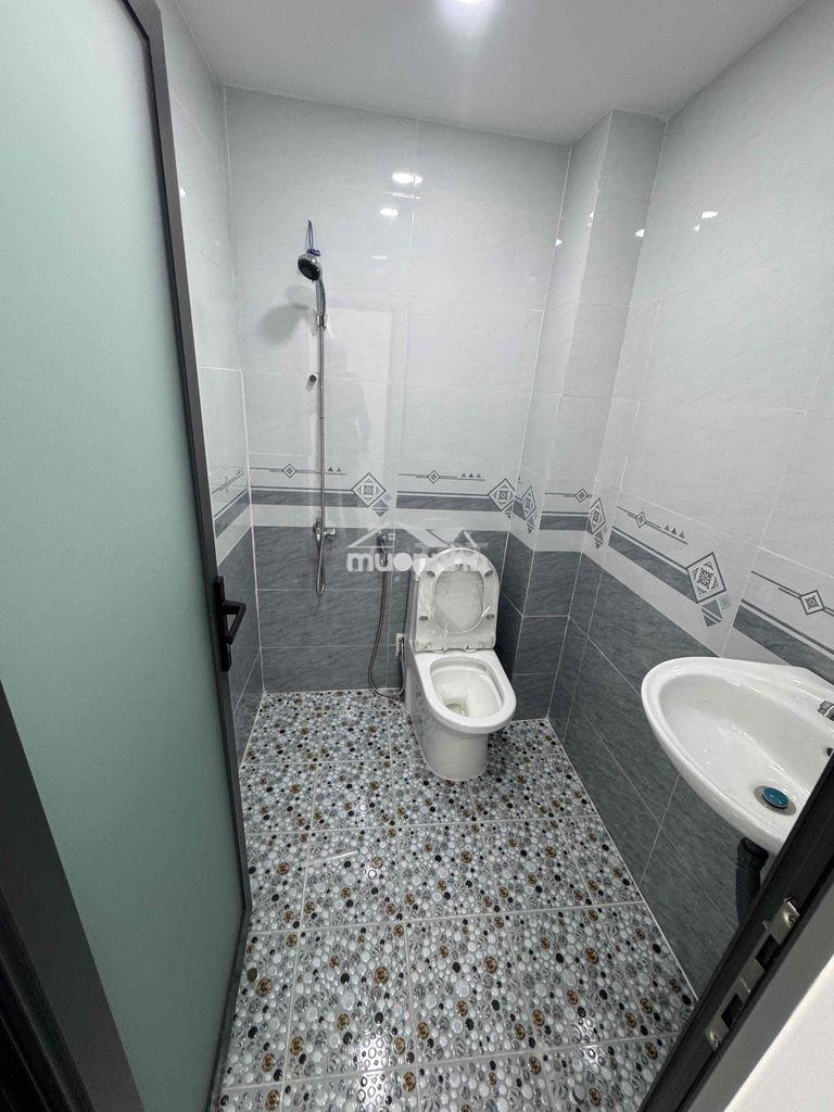 Nhà bán. bình hưng . dt 4x8 lửng 2 p 2 wc . gần bến xe q8 - 3