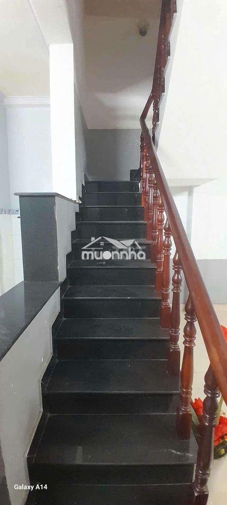 Nhà lầu gần chợ dĩ an 1 đường xe hơi giá 6 triệu  - 2