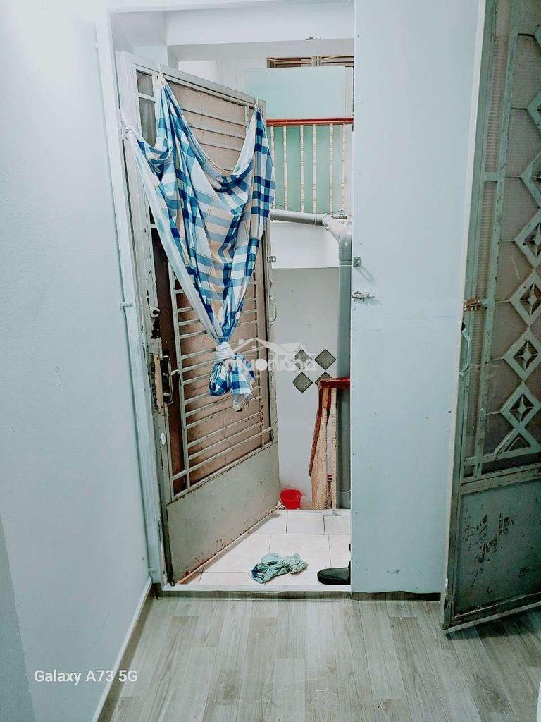 Cho thuê phòng q10.cửa sổ tolet riêng 2tr5 - 2
