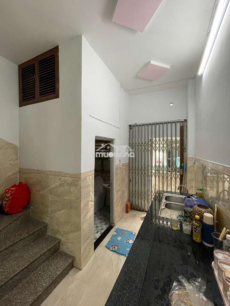 Cho thuê nhà đúc lầu 2pn hẻm 276// thống nhất p16 gò vấp 3x10 giá 9tr - 4