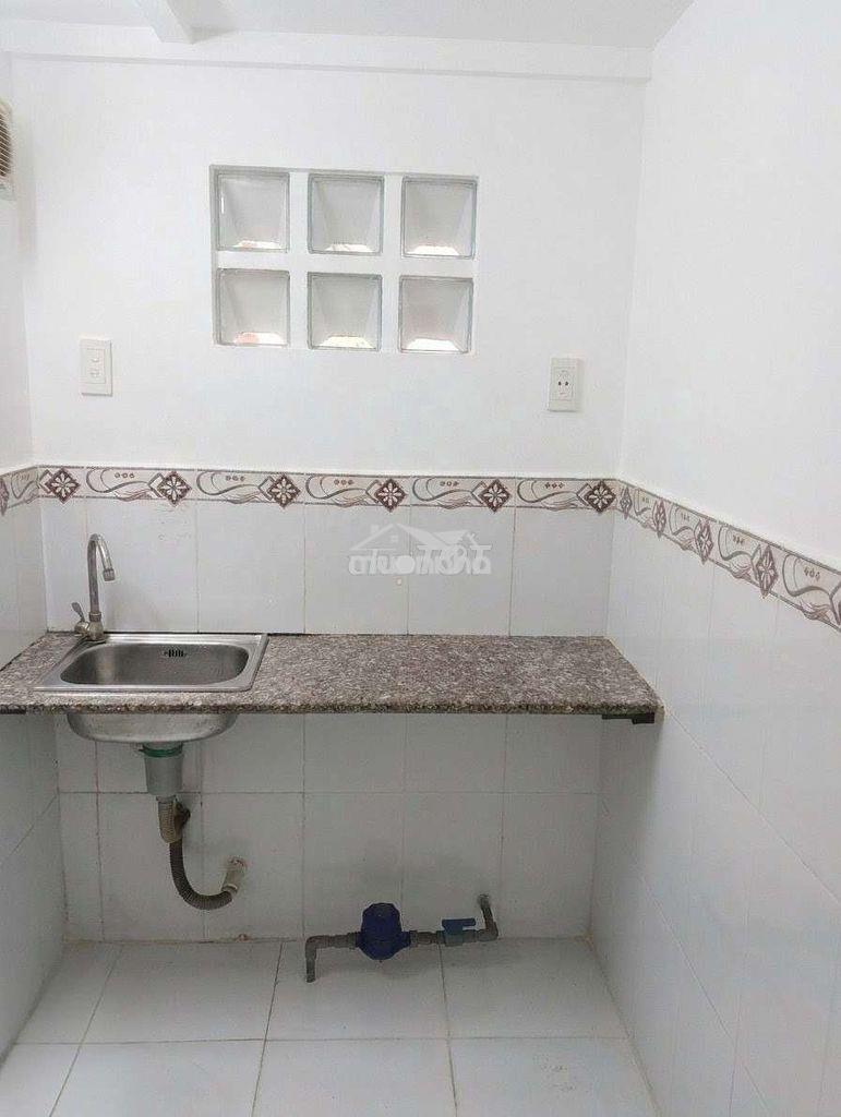 Phòng có gác cao không đụng đầu, gần sát đh tôn đức thắng, rmit 5 phút - 3