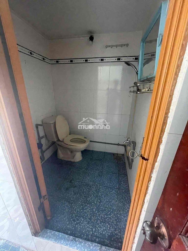 Phòng trọ view công viên, toilet riêng, có gác và ban công - 4