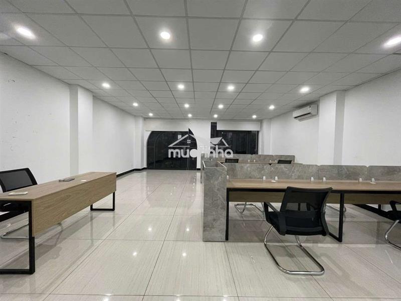 Nguyên tầng văn phòng 100m2 full nội thất, thang máy, máy lạnh đầy đủ