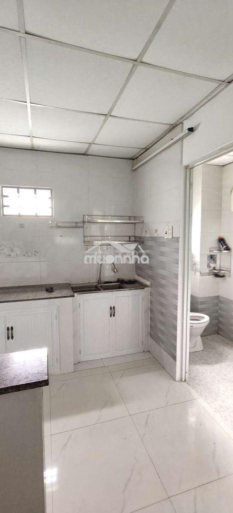 Gấp bán . nhà hẻm xe hơi 52m2 đất . 3 phòng . chỉ 3,9 tỷ - 4