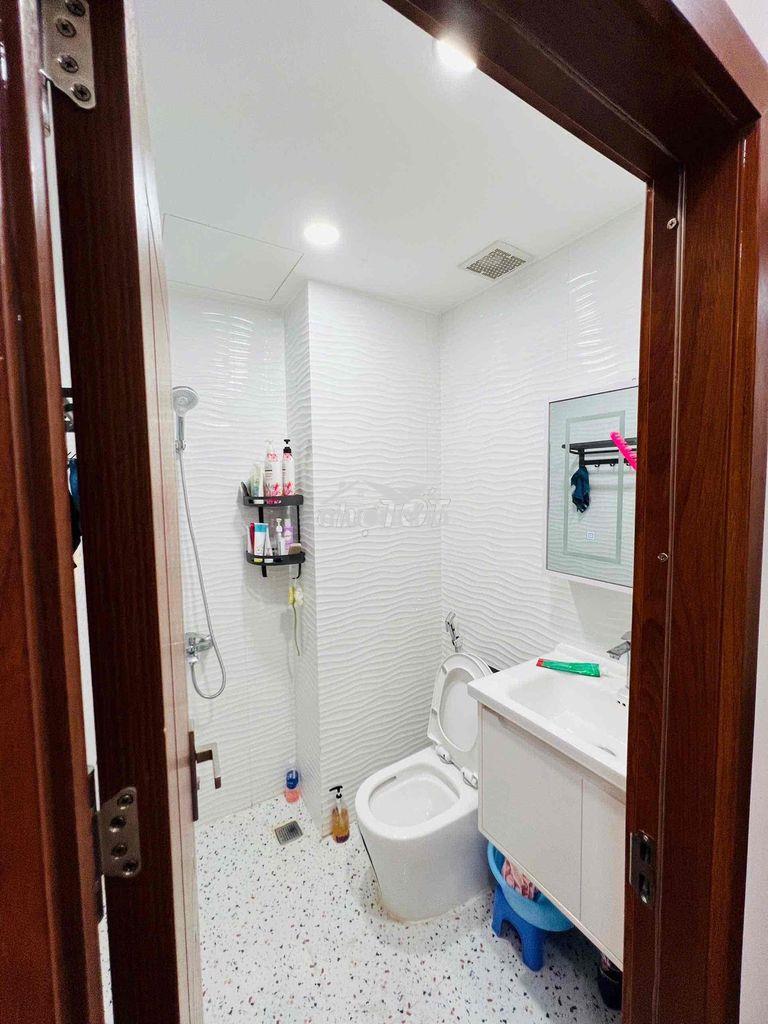 Bán nhà mới đẹp sát mặt tiền nguyễn đình chiểu q3. giá: 8.5 tỷ tl - 4
