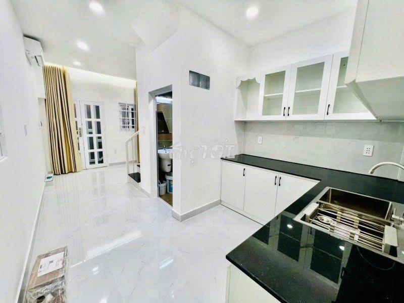 Nhà đẹp quận 1 - 3,68 tỷ - 2