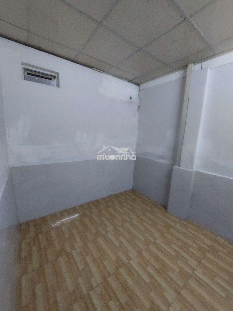 Cho thuê nhà đường phạm hùng c9 dt.4m×18m } nhà trệt 1 phòng 1 toilet. - 4