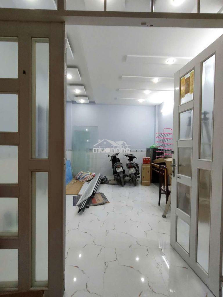 Nhà q5-trần phú-4 tâg-30,2m2- 4pn- giá chỉ nhỉnh 4ty tl