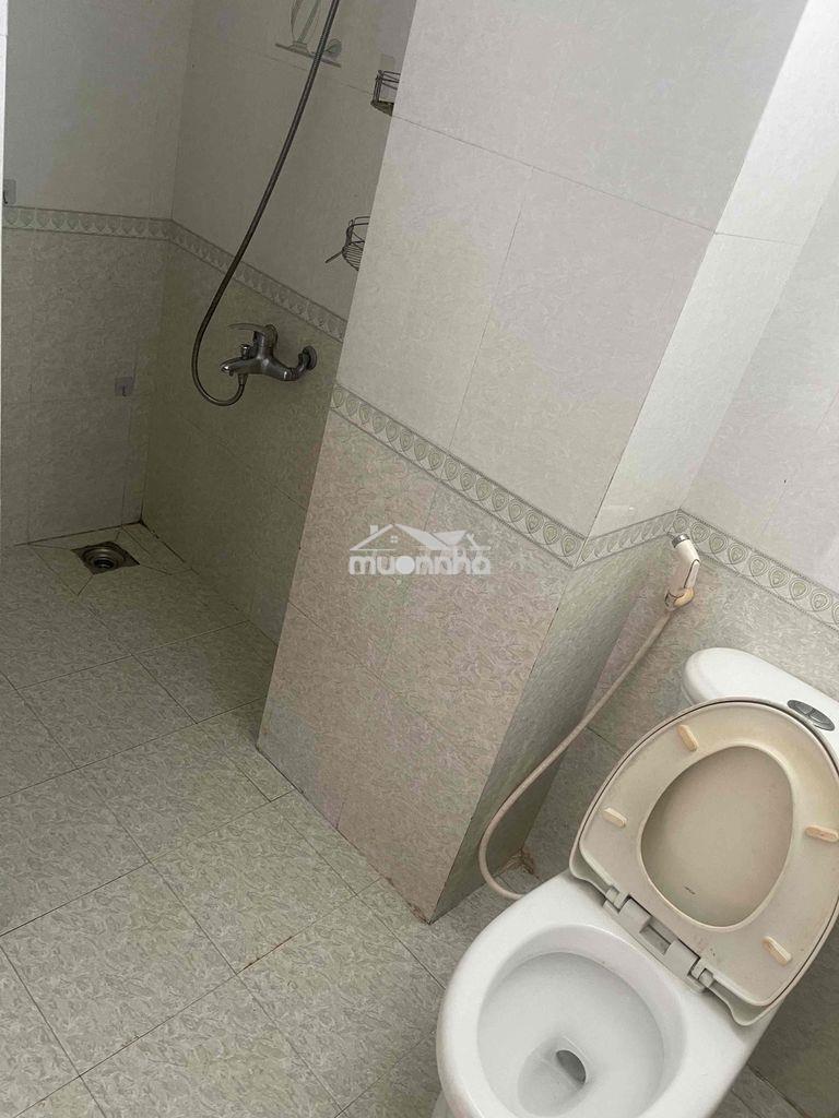 Phòng trọ có cửa sổ ban công , lầu 1 thoáng mát - 3